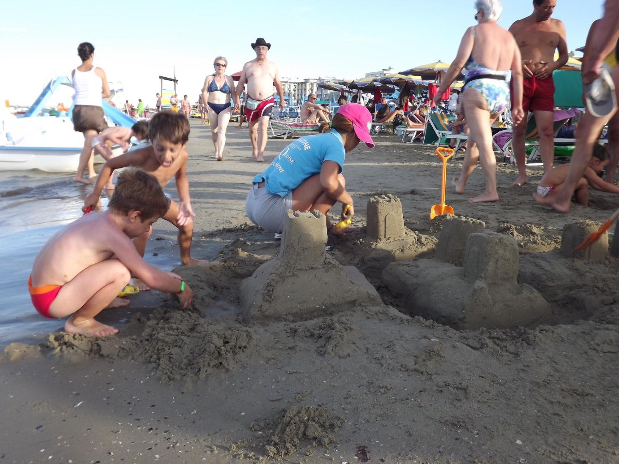 Hotel Atmosfere Beach Cesenatico Exteriör bild