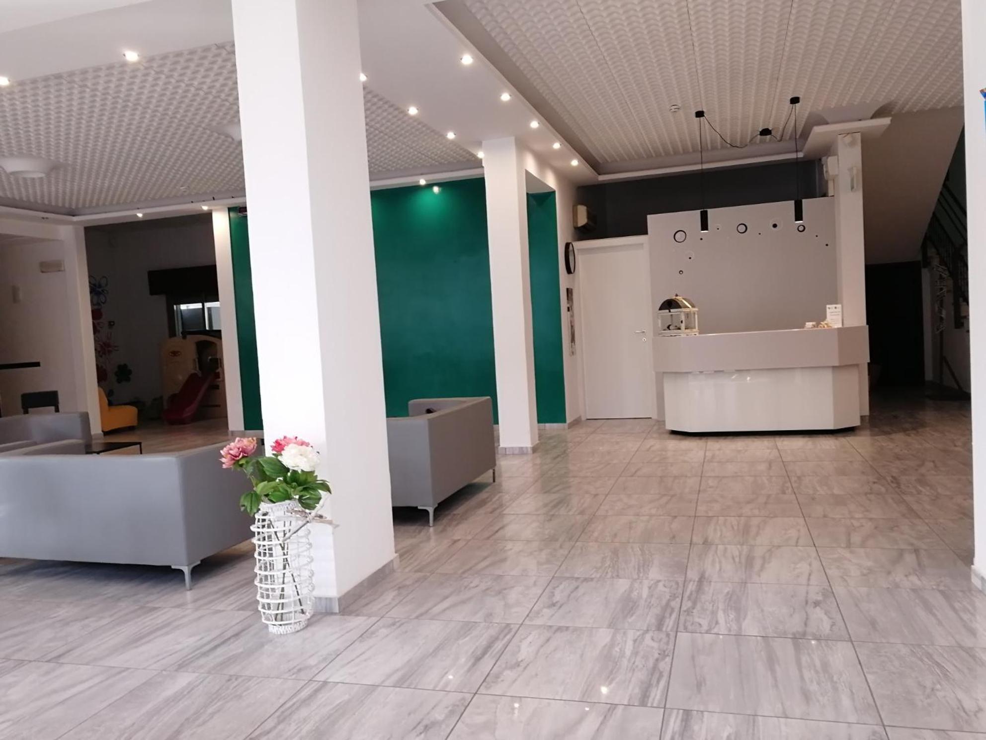Hotel Atmosfere Beach Cesenatico Exteriör bild